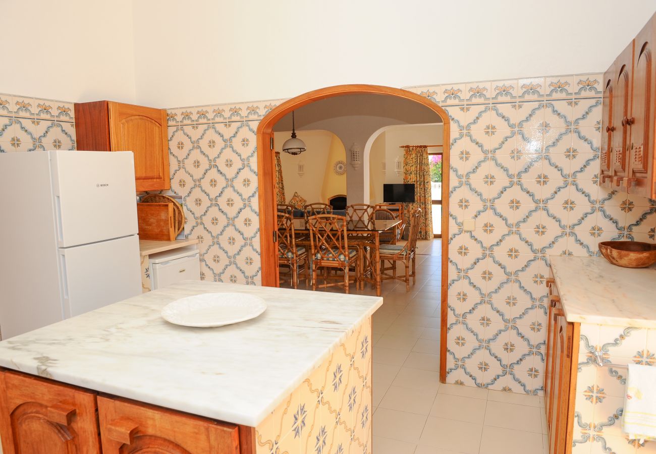 Villa in Carvoeiro - Casa Cinquenta e Sete - Heated swimming pool & walking distance to beach 