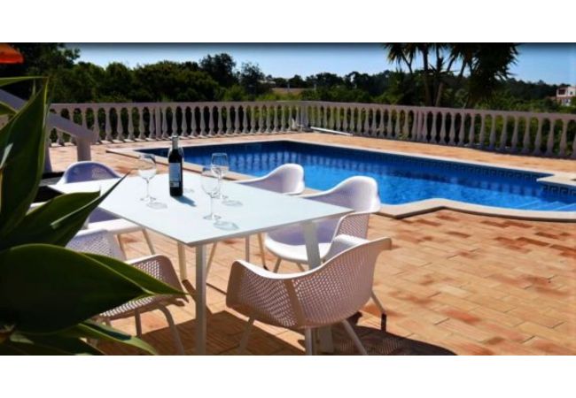 House in Lagoa - Casa Rina - Private swimming pool, 5 min drive to beaches & 7 min to town 