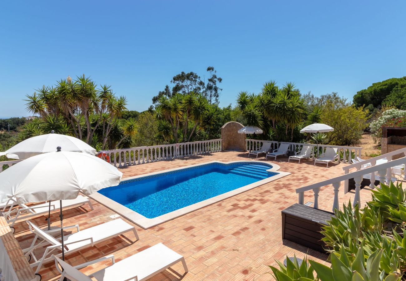House in Lagoa - Casa Rina - Private swimming pool, 5 min drive to beaches & 7 min to town 