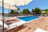 House in Lagoa - Casa Rina - Private swimming pool, 5 min drive to beaches & 7 min to town 