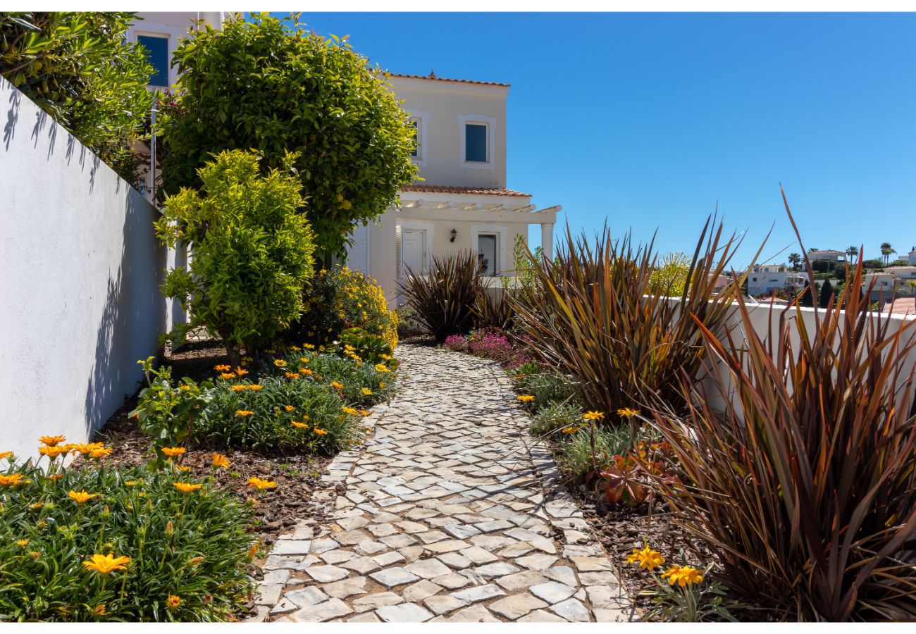 House in Carvoeiro - Casa Jasmine - Private pool and just 10 minute walk to beach and town