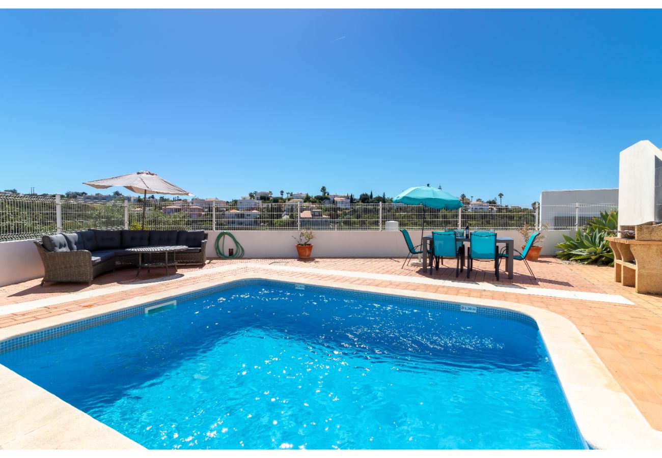 House in Carvoeiro - Casa Jasmine - Private pool and just 10 minute walk to beach and town