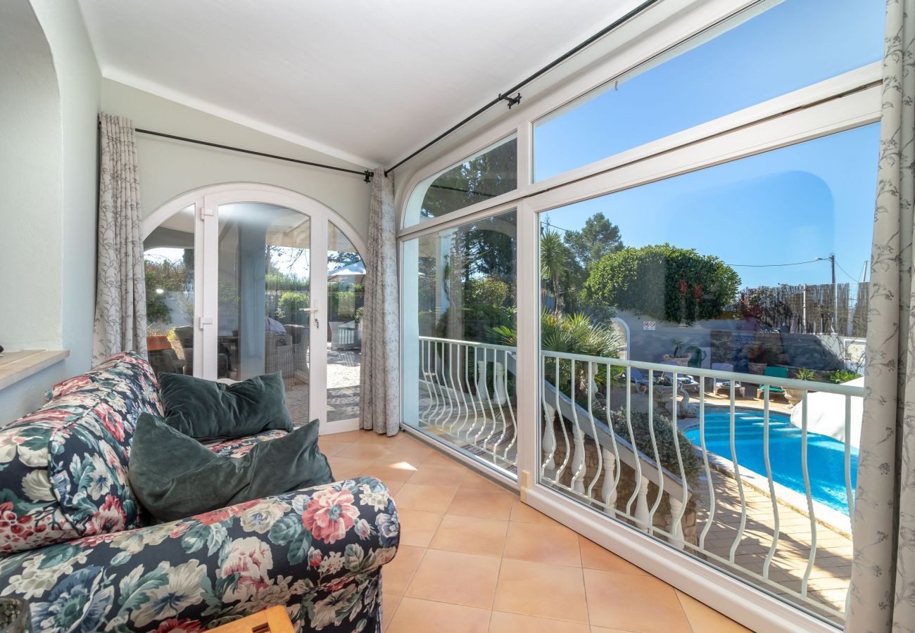 Villa in Carvoeiro - Villa Madrugada - Swimming pool, jacuzzi, walking distance to town centre & beach 