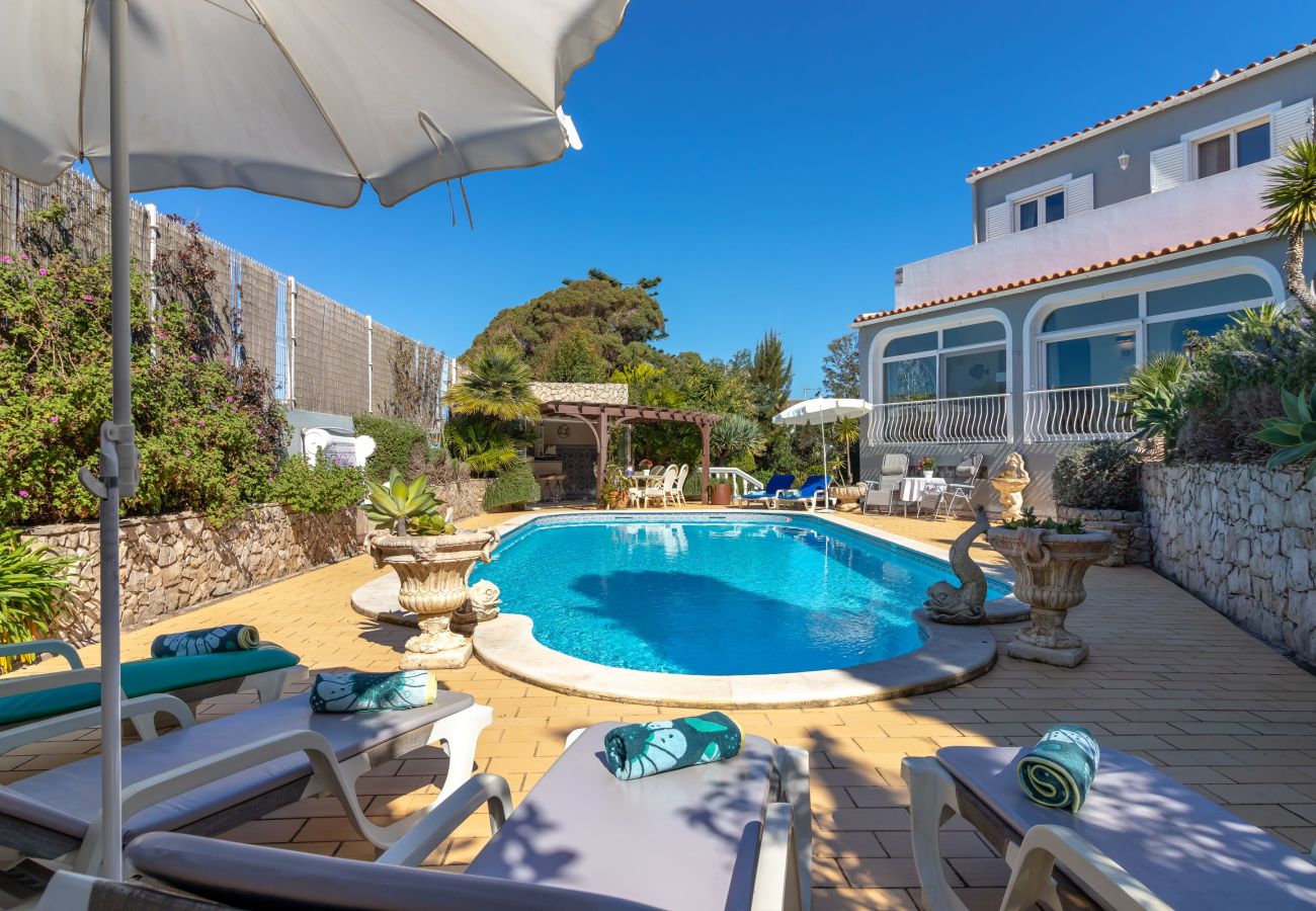 Villa in Carvoeiro - Villa Madrugada - Swimming pool, jacuzzi, walking distance to town centre & beach 