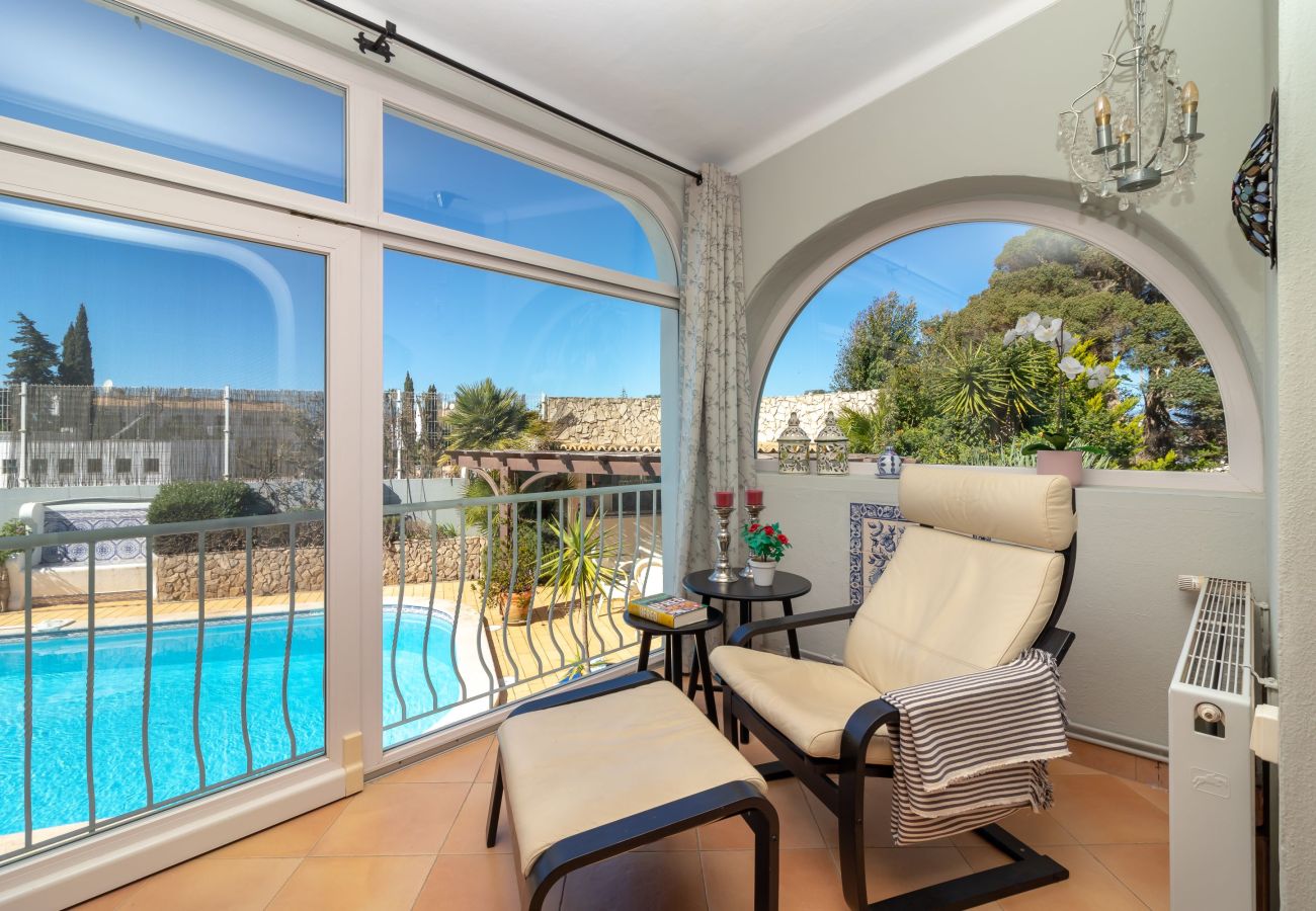 Villa in Carvoeiro - Villa Madrugada - Swimming pool, jacuzzi, walking distance to town centre & beach 