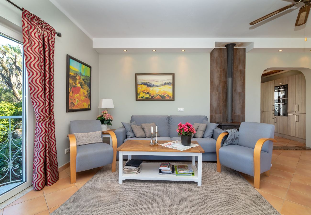 Villa in Carvoeiro - Villa Madrugada - Swimming pool, jacuzzi, walking distance to town centre & beach 