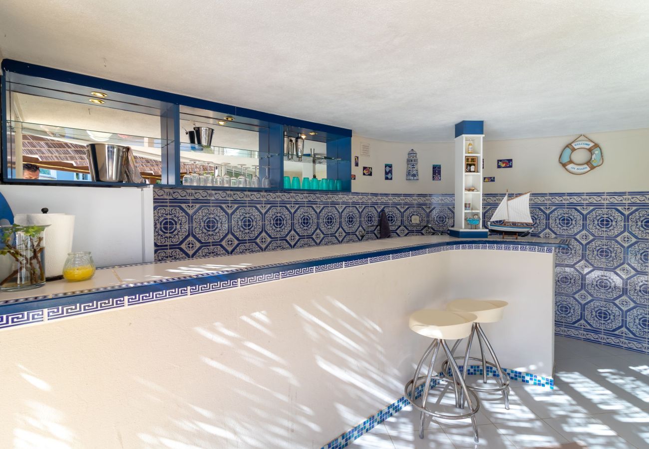 Villa in Carvoeiro - Villa Madrugada - Swimming pool, jacuzzi, walking distance to town centre & beach 