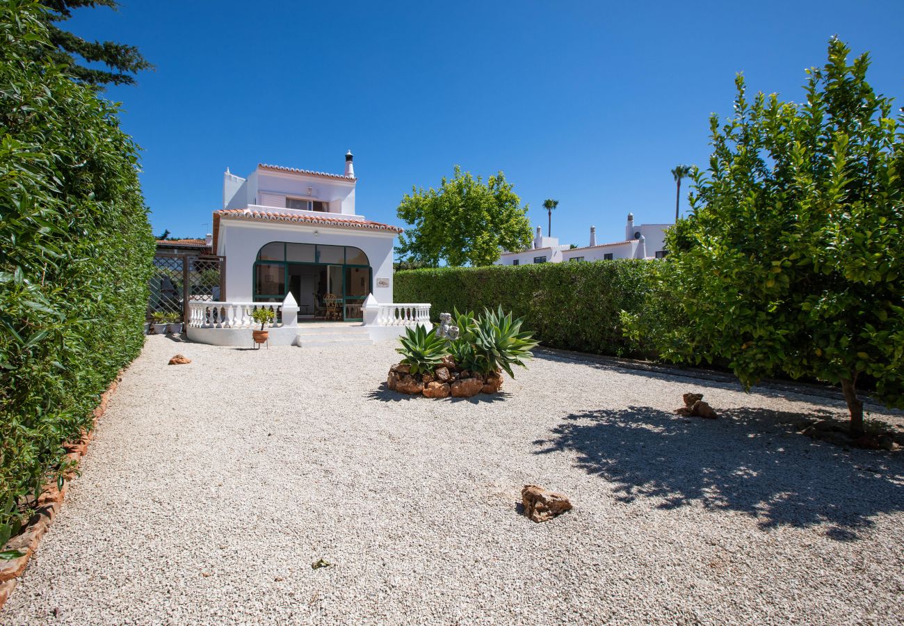 Villa in Carvoeiro - Villa Loretta - Private heated pool, two minutes' walk to tennis club