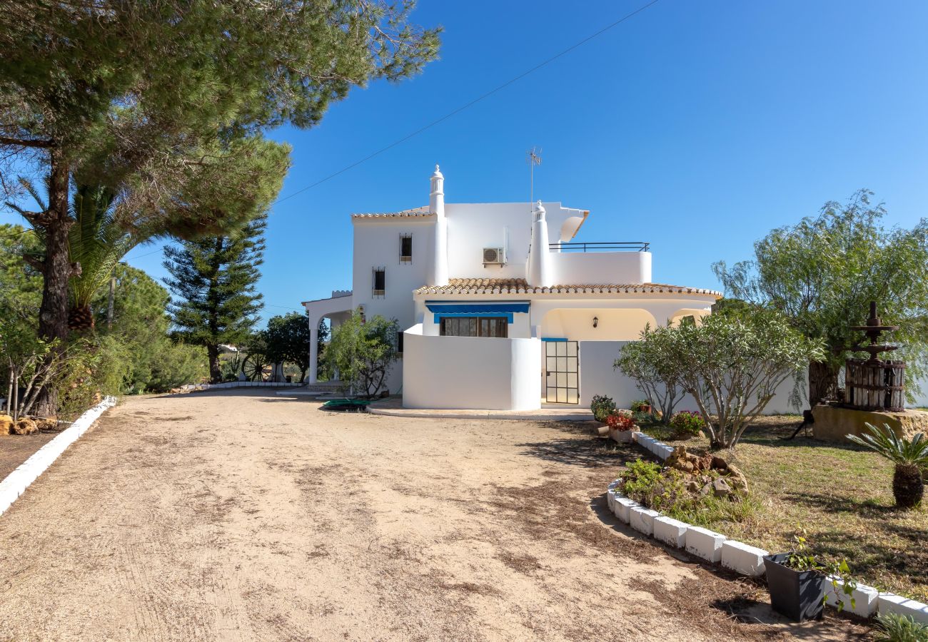 House in Lagoa - Casa Prensa - Private pool, 5 minute drive to Carvoeiro & beach 