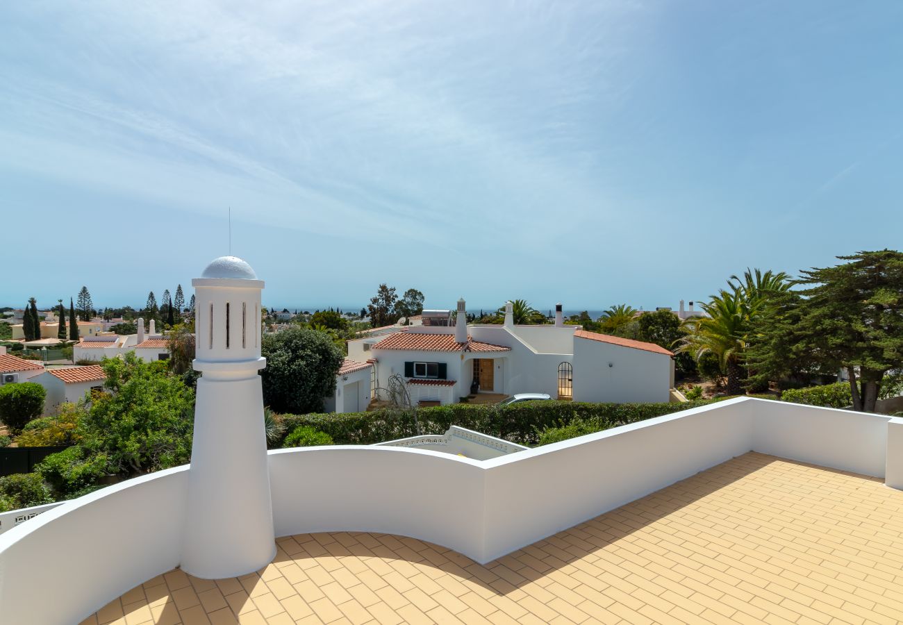 Villa in Carvoeiro - Casa Ballyhale - Private swimming pool, walking distance to beach & golf course 