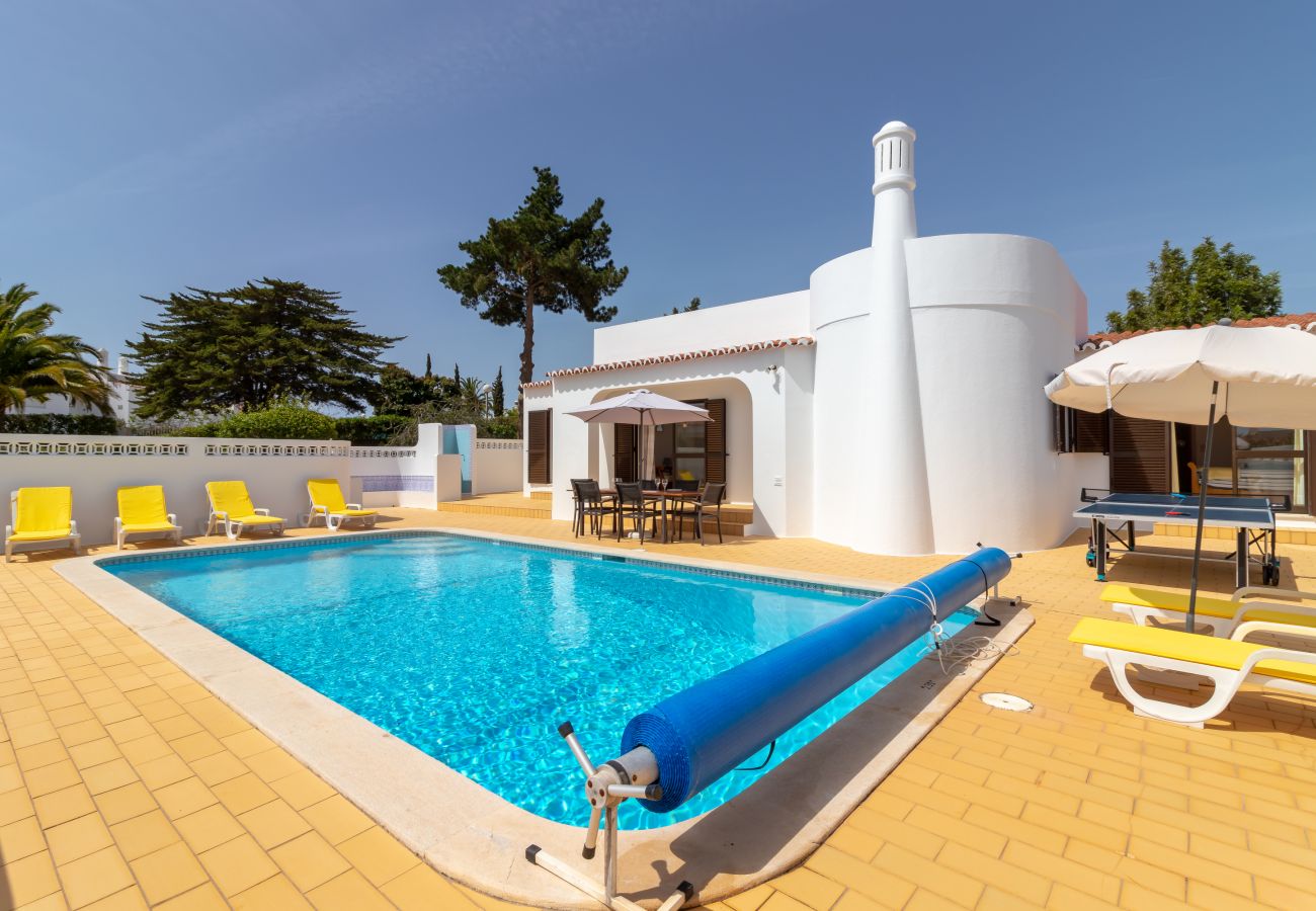 Villa in Carvoeiro - Casa Ballyhale - Private swimming pool, walking distance to beach & golf course 