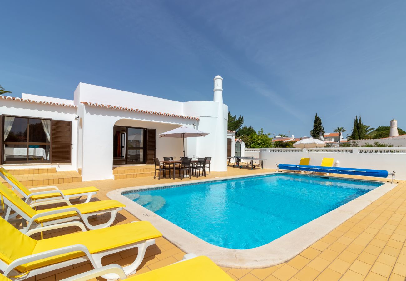 Villa in Carvoeiro - Casa Ballyhale - Private swimming pool, walking distance to beach & golf course 