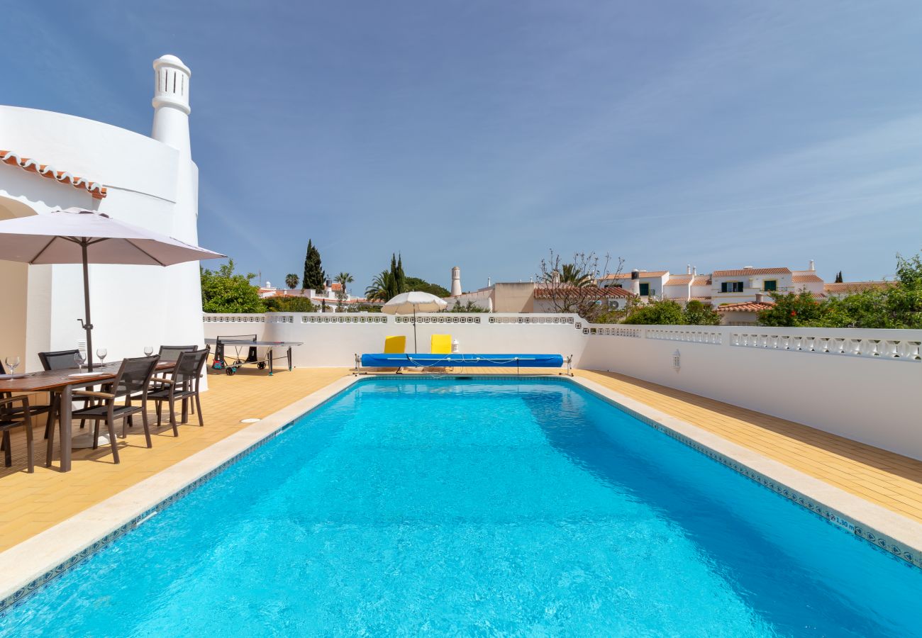 Villa in Carvoeiro - Casa Ballyhale - Private swimming pool, walking distance to beach & golf course 