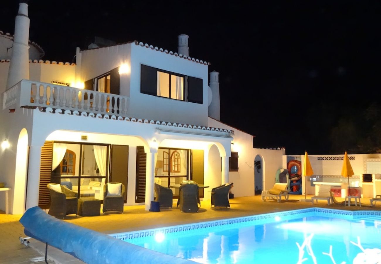 Villa in Carvoeiro - Casa Figueira - Private heated pool, next to golf course & close to beaches 