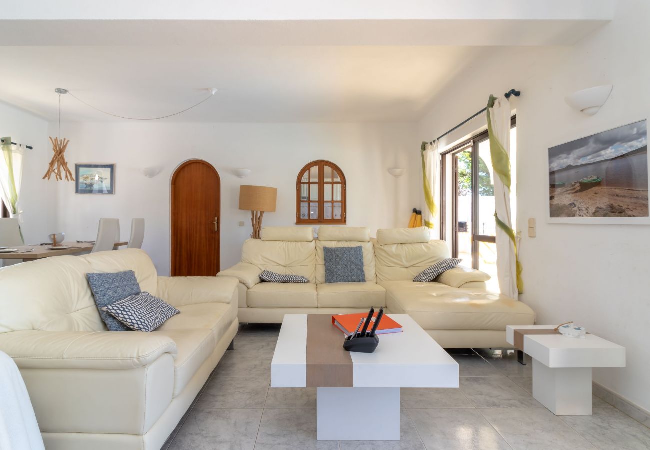 Villa in Carvoeiro - Casa Figueira - Private heated pool, next to golf course & close to beaches 