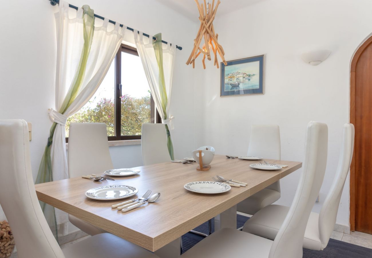 Villa in Carvoeiro - Casa Figueira - Private heated pool, next to golf course & close to beaches 