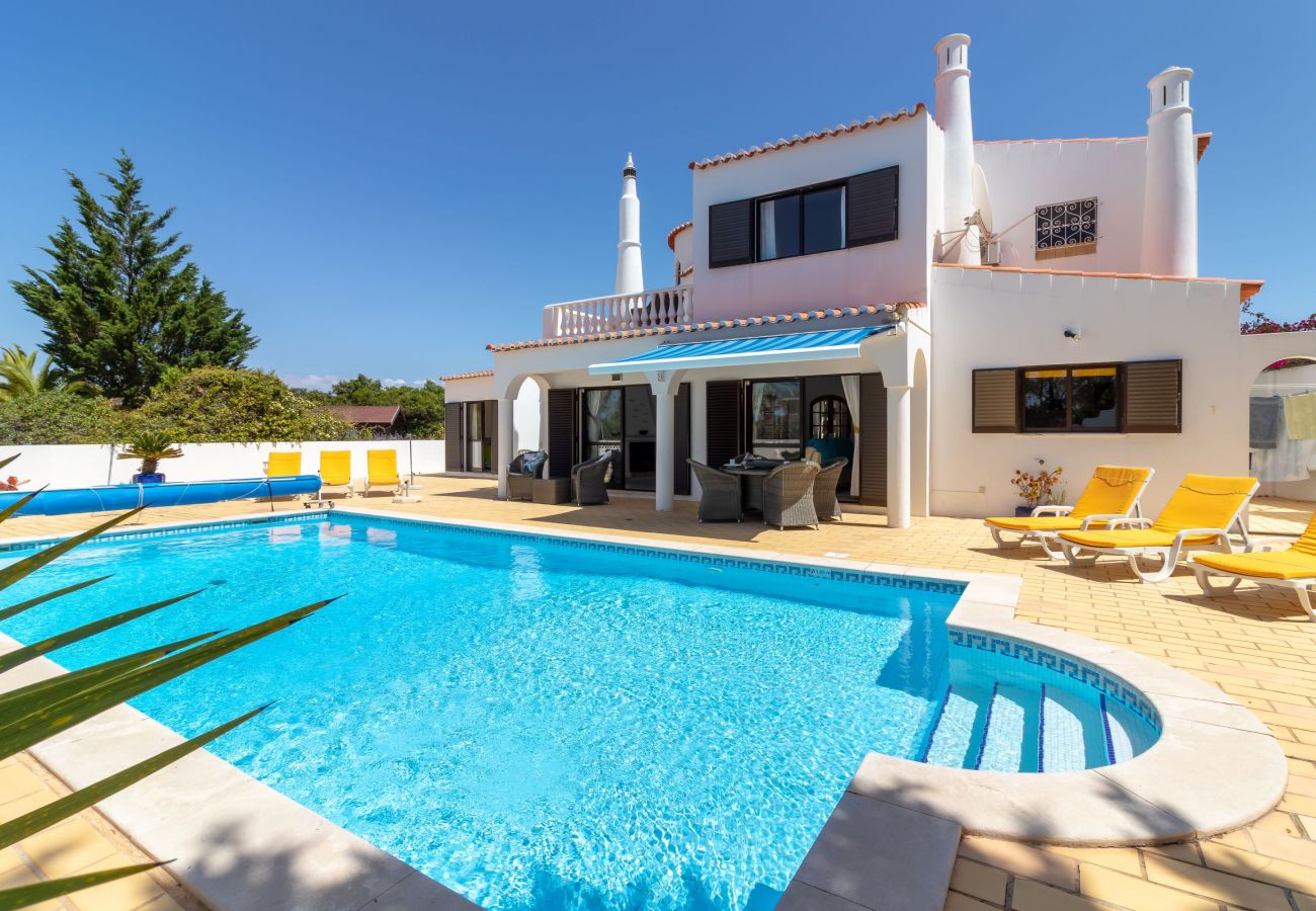 Villa in Carvoeiro - Casa Figueira - Private heated pool, next to golf course & close to beaches 