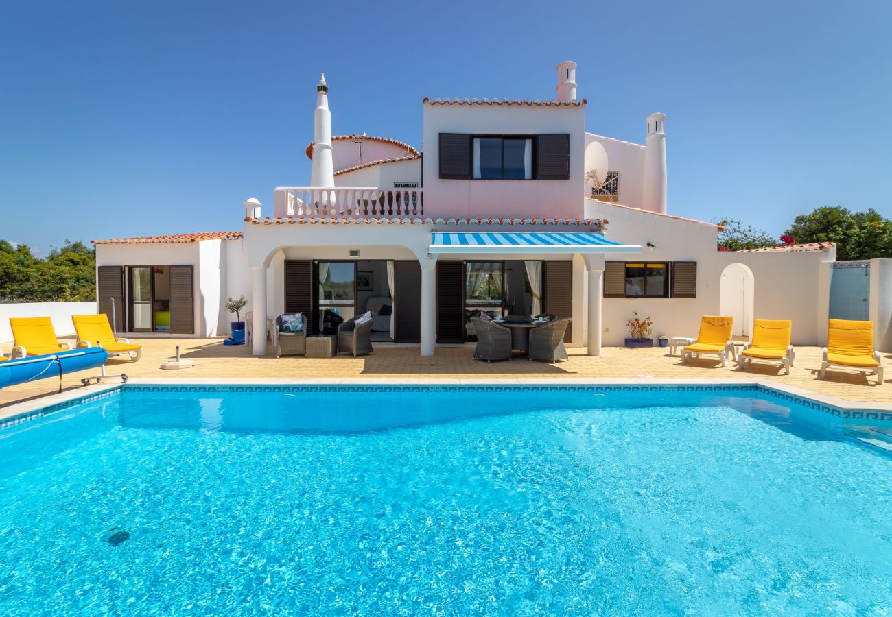 Villa in Carvoeiro - Casa Figueira - Private heated pool, next to golf course & close to beaches 