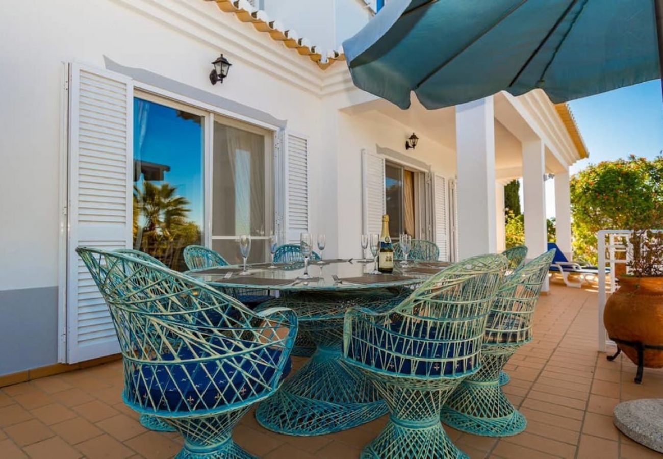 Villa in Salicos - Casa Figueira - Heated swimming pool, 5 minute drive to beach and town centre