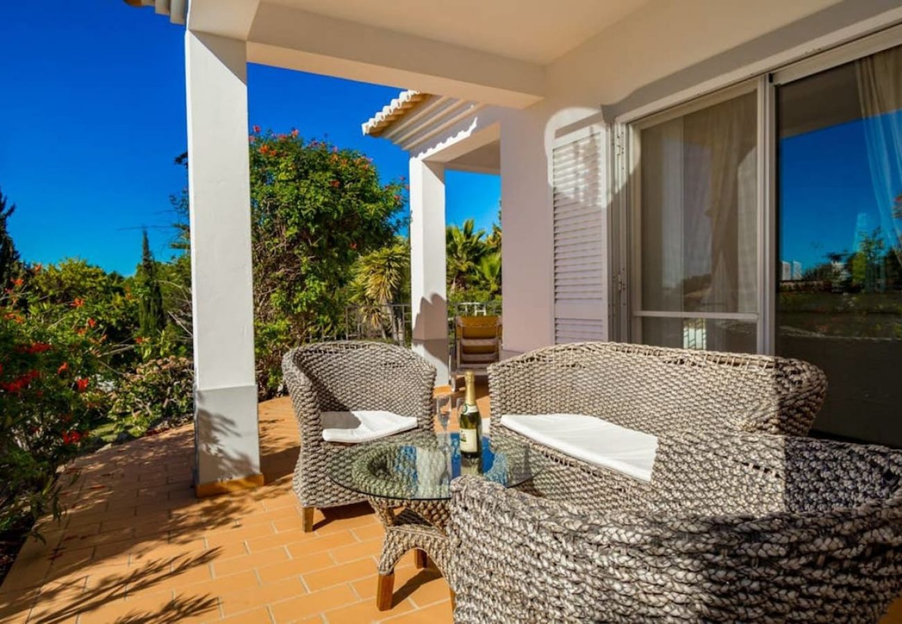 Villa in Salicos - Casa Figueira - Heated swimming pool, 5 minute drive to beach and town centre