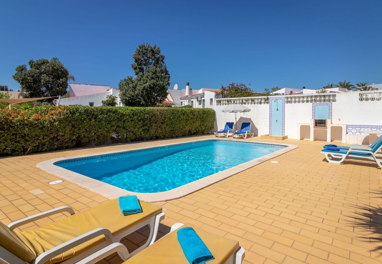 Villa in Carvoeiro - Casa Colina Azul - Private swimming pool, walking distance to Carvoeiro centre & beach