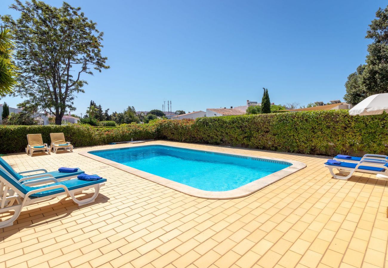 Villa in Carvoeiro - Casa Colina Azul - Private swimming pool, walking distance to Carvoeiro centre & beach