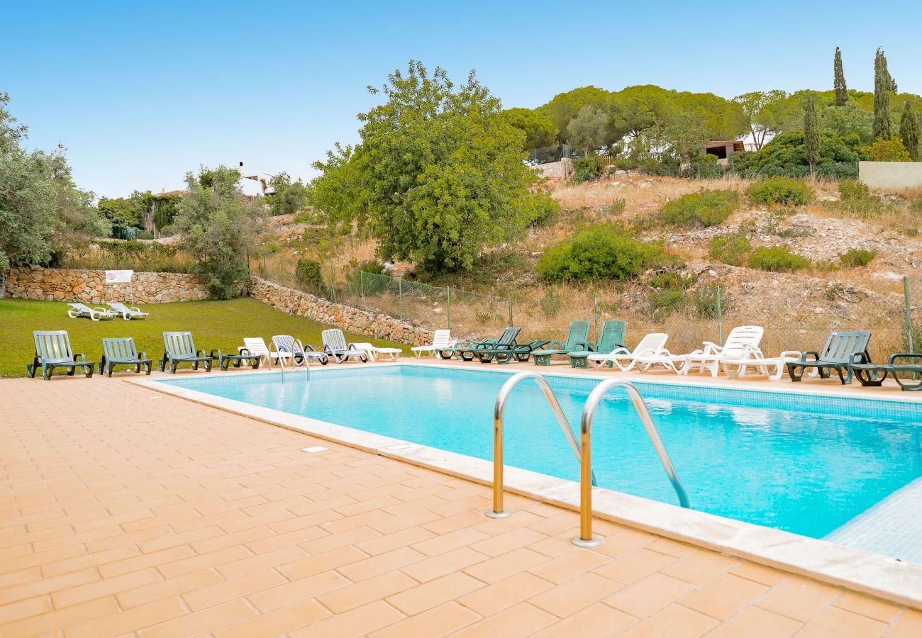 Apartment in Carvoeiro - Casa Peggy - Communal pool & garden, just 500m from the beach