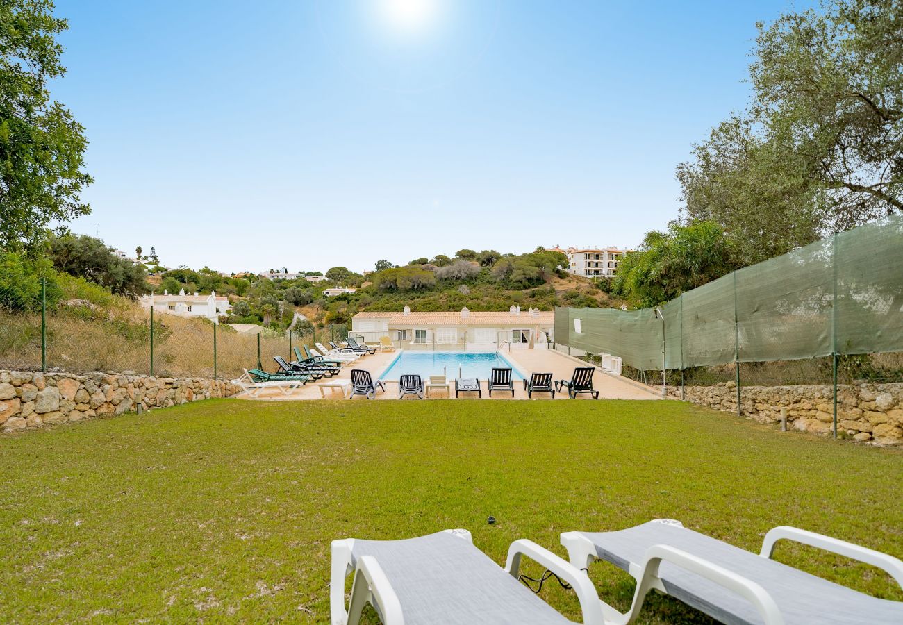 Apartment in Carvoeiro - Casa Peggy - Communal pool & garden, just 500m from the beach