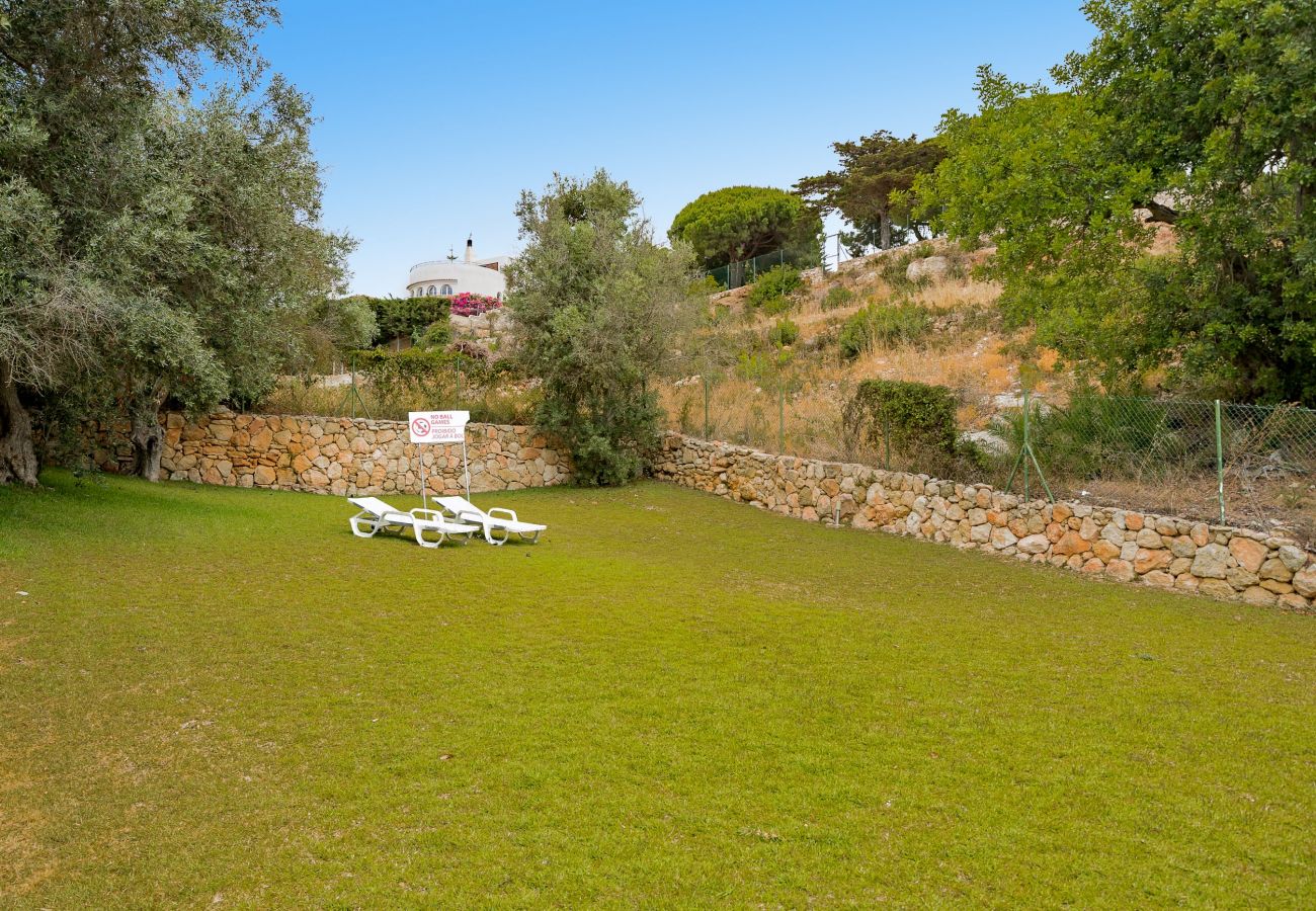 Apartment in Carvoeiro - Casa Peggy - Communal pool & garden, just 500m from the beach