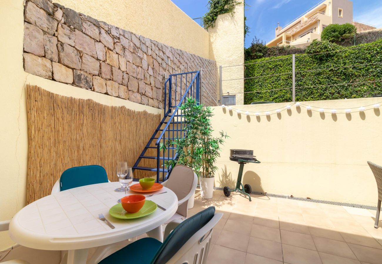 Apartment in Carvoeiro - Casa Peggy - Communal pool & garden, just 500m from the beach