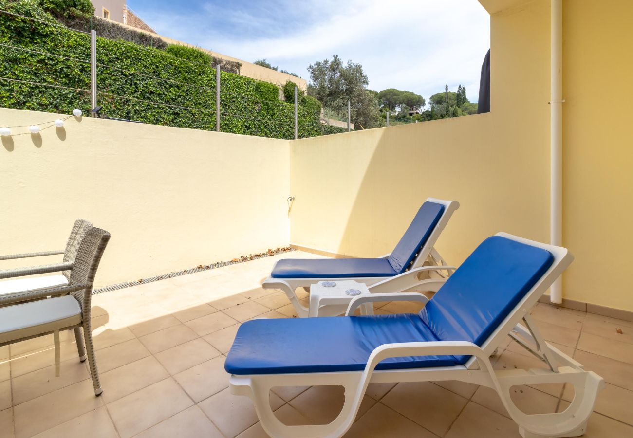 Apartment in Carvoeiro - Casa Peggy - Communal pool & garden, just 500m from the beach