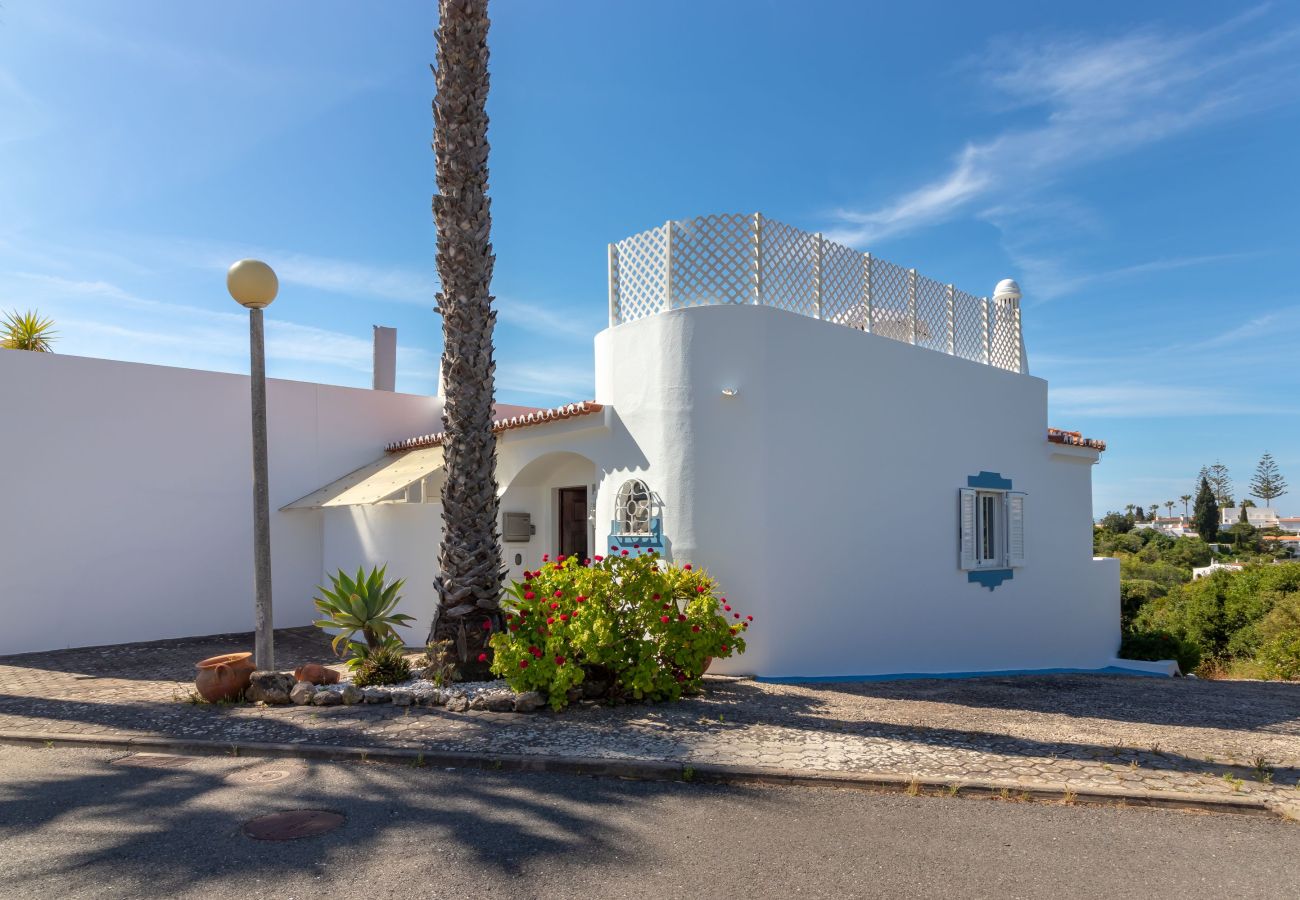 House in Carvoeiro - Casa Silver - Walking distance to golf course and beach