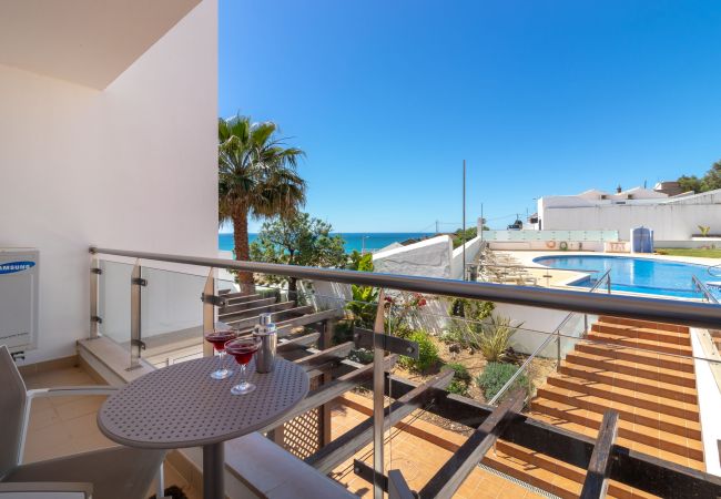 Townhouse in Carvoeiro - The Nest - Stunning sea views, communal pool & walking distance to beach