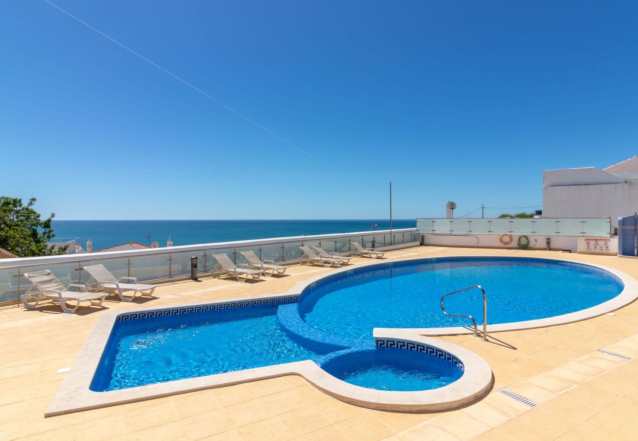 Townhouse in Carvoeiro - The Nest - Stunning sea views, communal pool & walking distance to beach