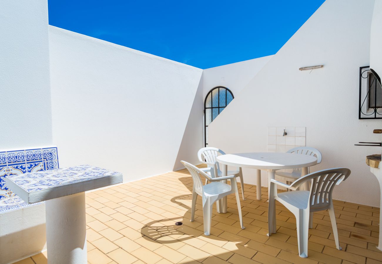 Villa in Carvoeiro - Casa dos Caes - Private pool, just 500m from golf course & 1.5km from beach