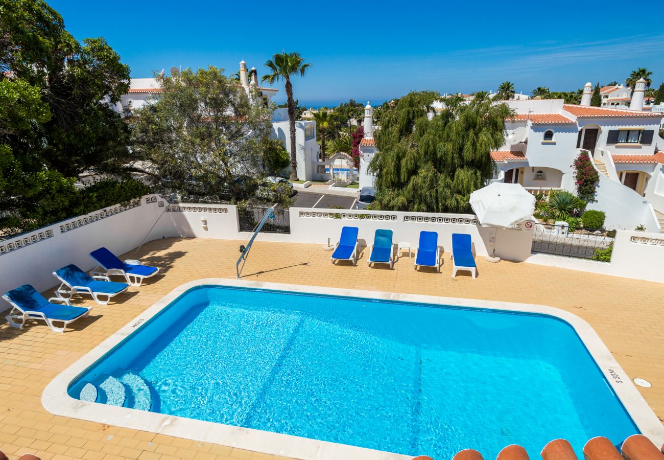 Villa in Carvoeiro - Casa dos Caes - Private pool, just 500m from golf course & 1.5km from beach