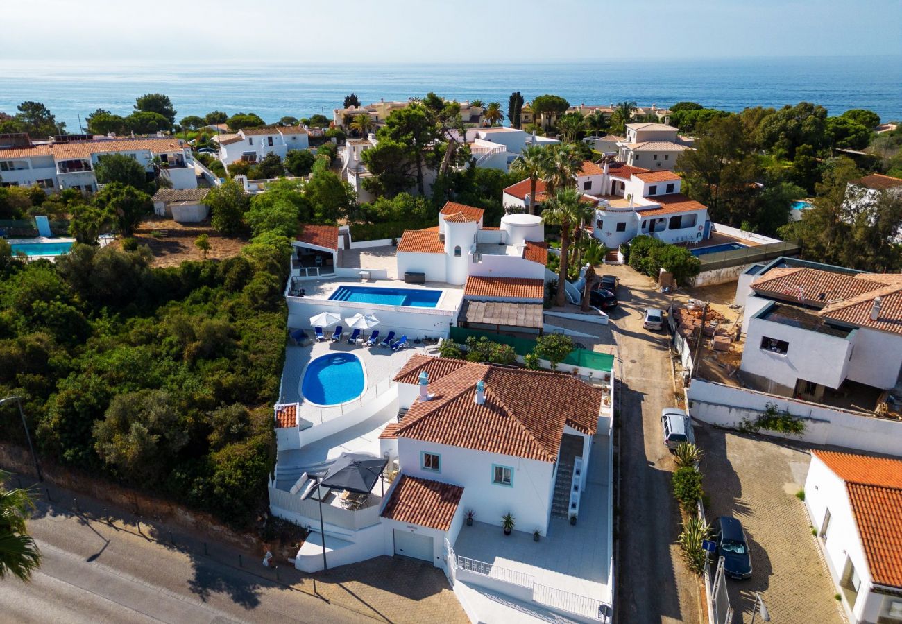 Villa in Carvoeiro - Casa Pachorrenta - Private swimming pool & walking distance to beach & amenities