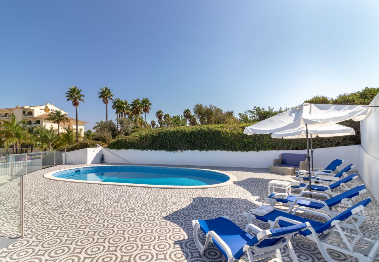 Villa in Carvoeiro - Casa Pachorrenta - Private swimming pool & walking distance to beach & amenities