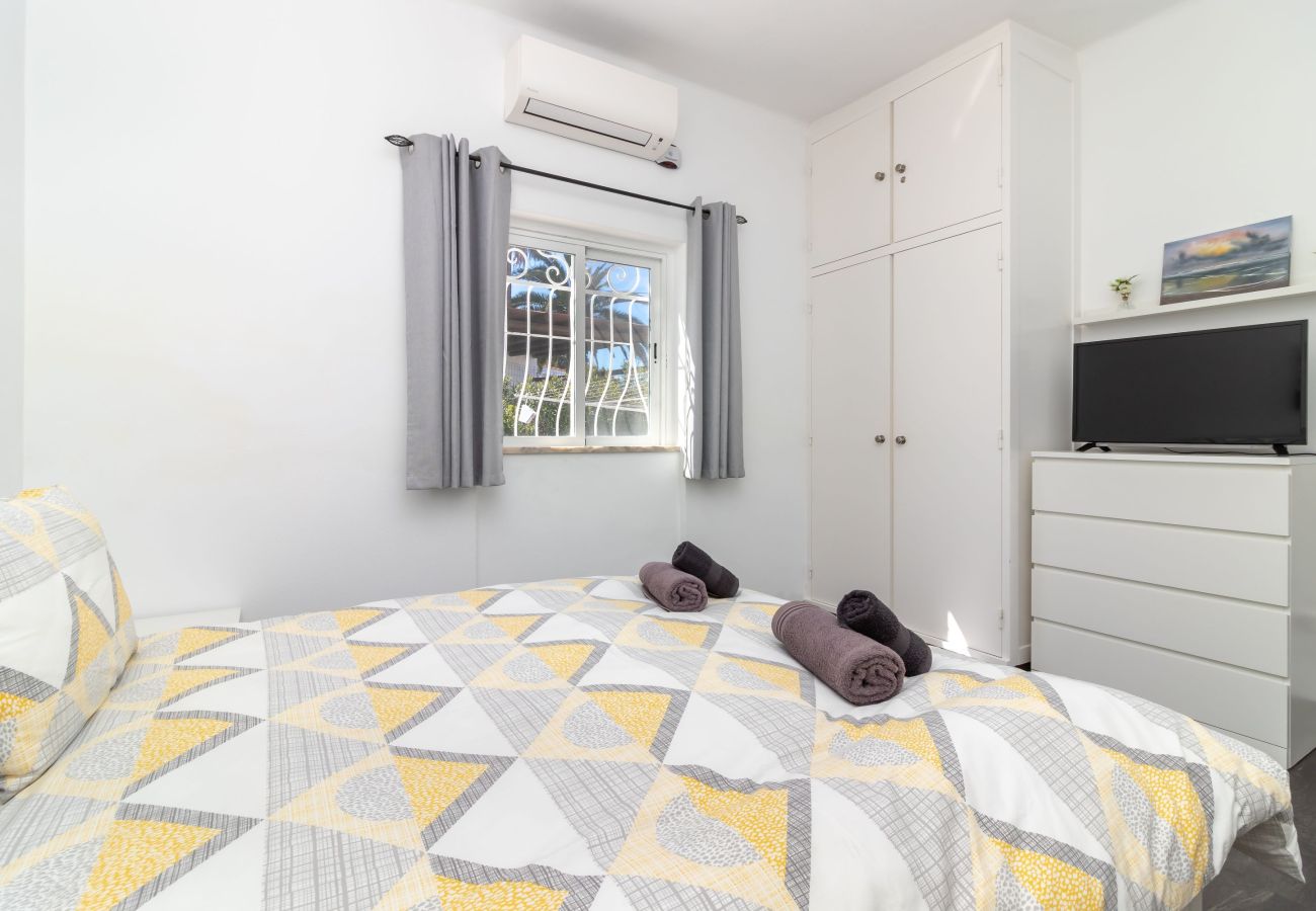 Villa in Carvoeiro - Casa Pachorrenta - Private swimming pool & walking distance to beach & amenities