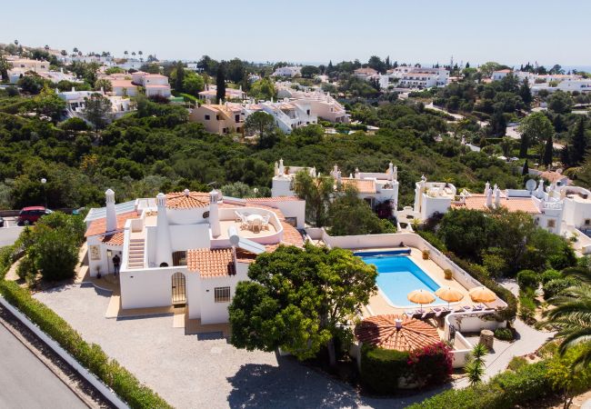 Villa in Carvoeiro - Casa do Verao - Heated swimming pool, ping pong table, walking distance to beach
