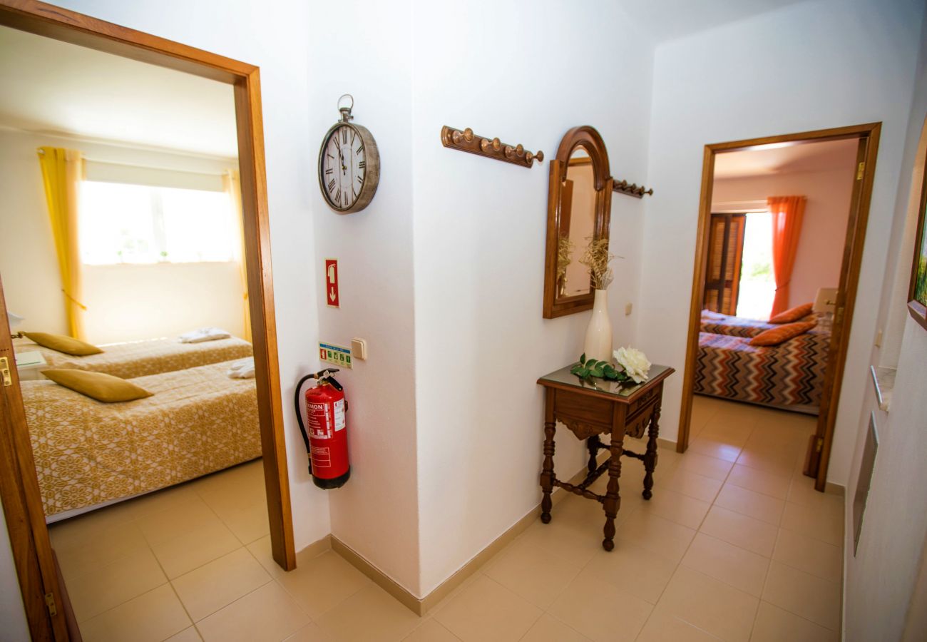 Villa in Carvoeiro - Casa do Verao - Heated swimming pool, ping pong table, walking distance to beach