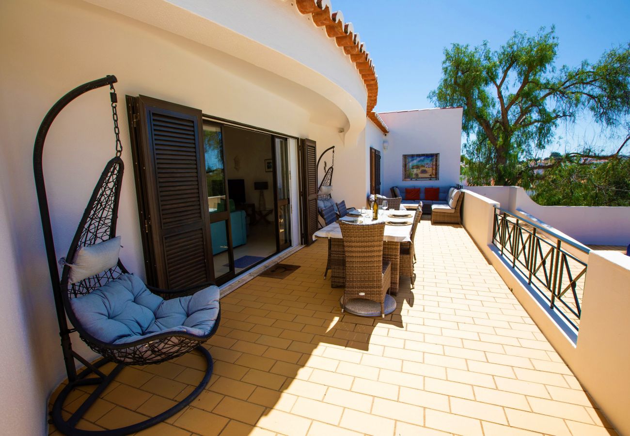 Villa in Carvoeiro - Casa do Verao - Heated swimming pool, ping pong table, walking distance to beach