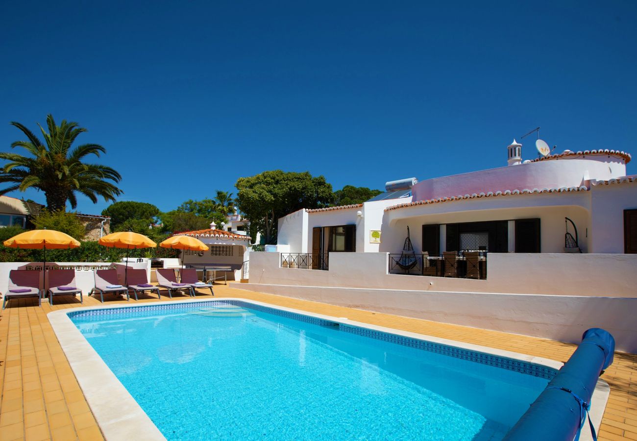 Villa in Carvoeiro - Casa do Verao - Heated swimming pool, ping pong table, walking distance to beach