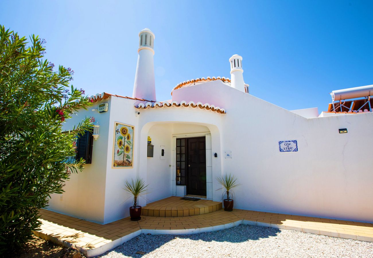 Villa in Carvoeiro - Casa do Verao - Heated swimming pool, ping pong table, walking distance to beach