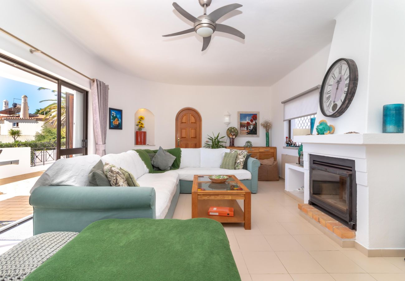 Villa in Carvoeiro - Casa do Verao - Heated swimming pool, ping pong table, walking distance to beach