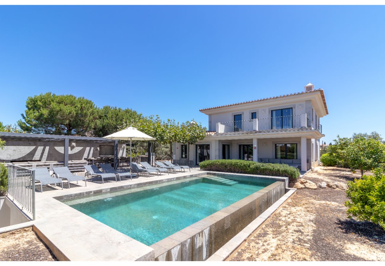 House in Carvoeiro - Vivenda Alfinia - Luxurious, inside and out, with private swimming pool