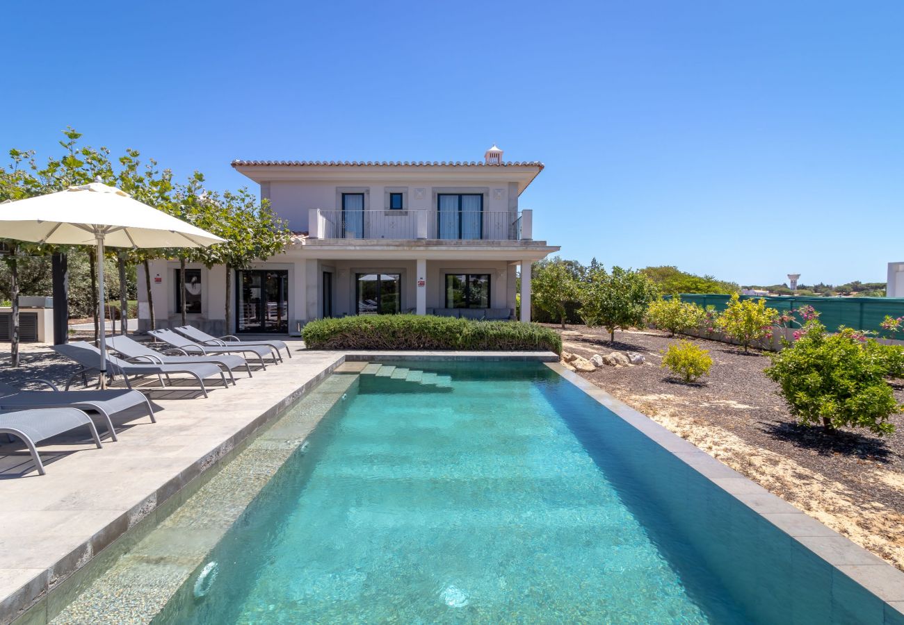 House in Carvoeiro - Vivenda Alfinia - Luxurious, inside and out, with private swimming pool