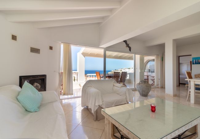 House in Carvoeiro - Casa Monsoria - sea views, private pool, walking distance to beach & town centre