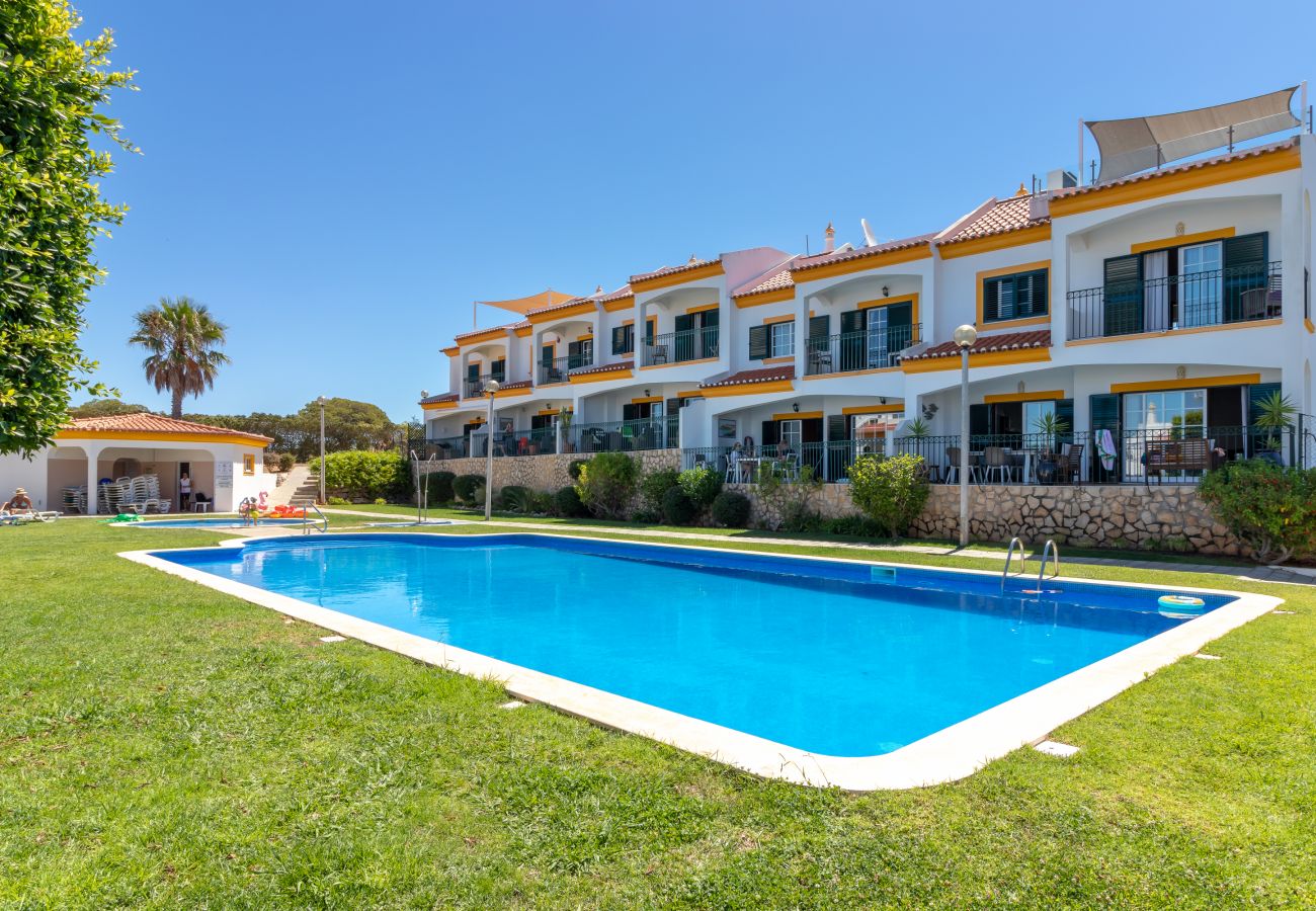 Apartment in Carvoeiro - Casa Encantada - Communal pool & garden, just a 5 minute walk to town centre