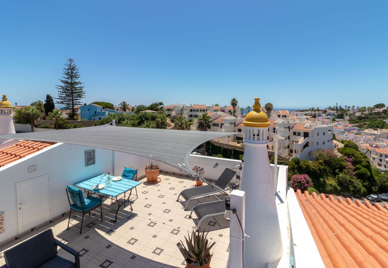 Apartment in Carvoeiro - Casa Encantada - Communal pool & garden, just a 5 minute walk to town centre